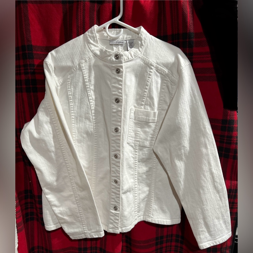 Brand New Without Tag Chicos Platinum Denim Jacket Size 3 Brand New Without Tag Chicos Platinum Denim Jacket Size 3